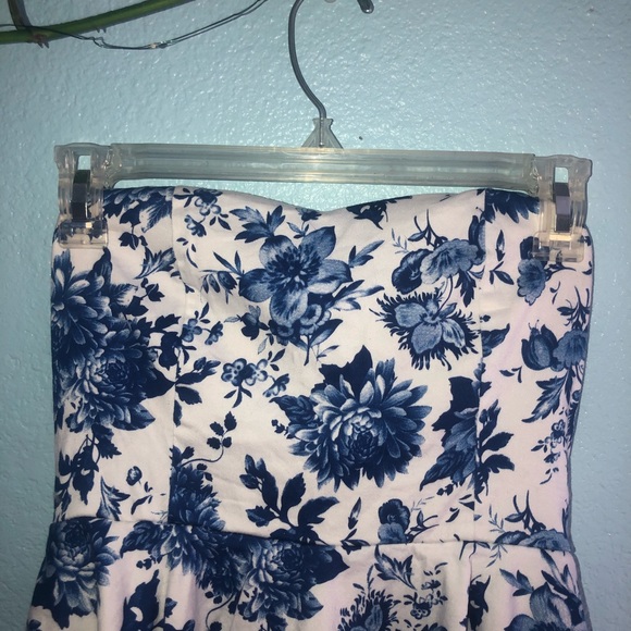 STRAPLESS FLORAL DRESS - Picture 2 of 3